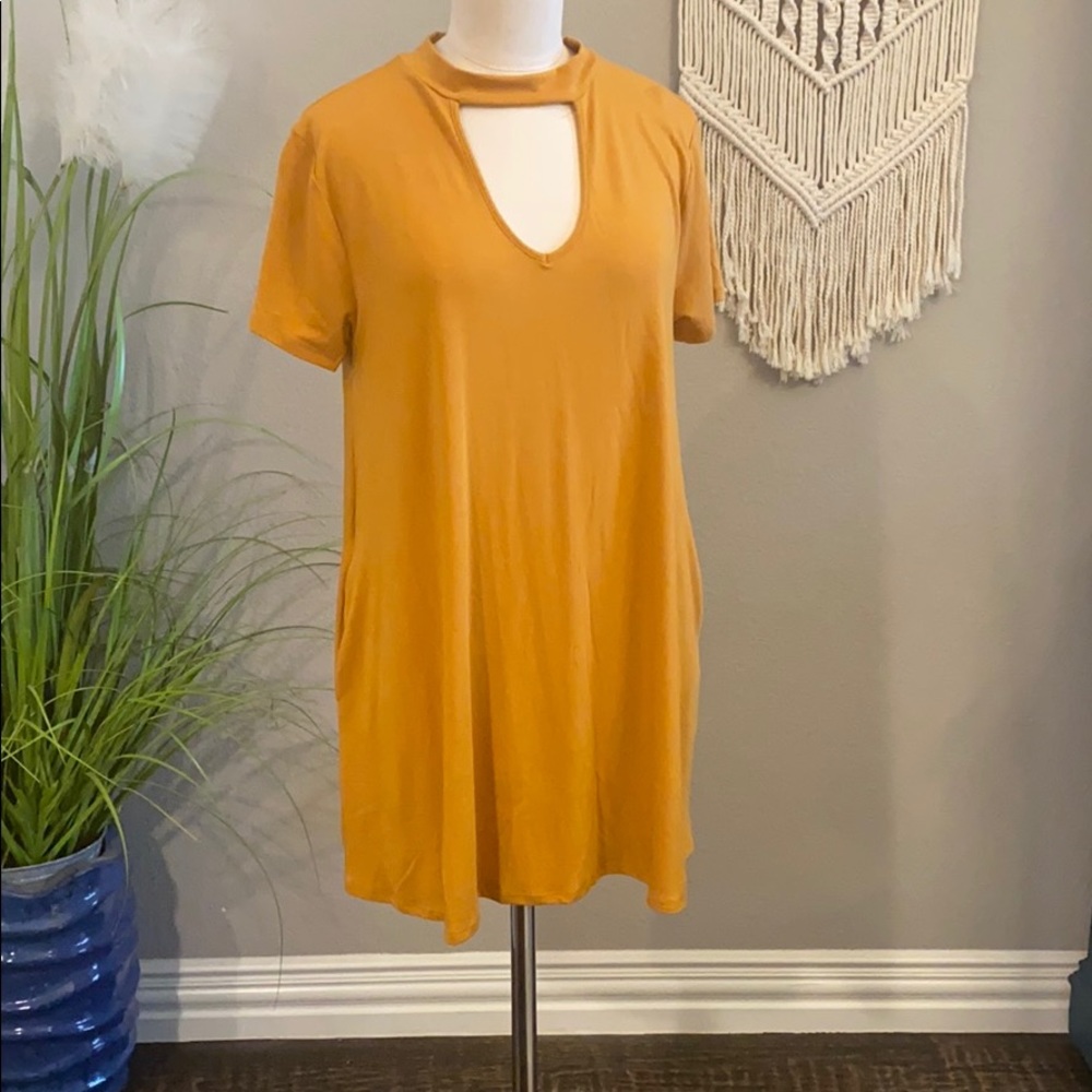 Mustard dress with pockets (never worn!)